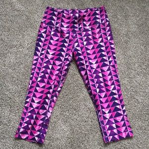 Nike dri-fit patterned cropped leggings size m